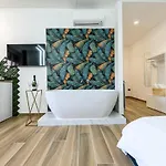 Sea In Bed *